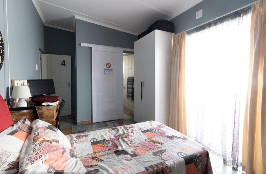 5 Bedroom Property for Sale in Velddrif Western Cape